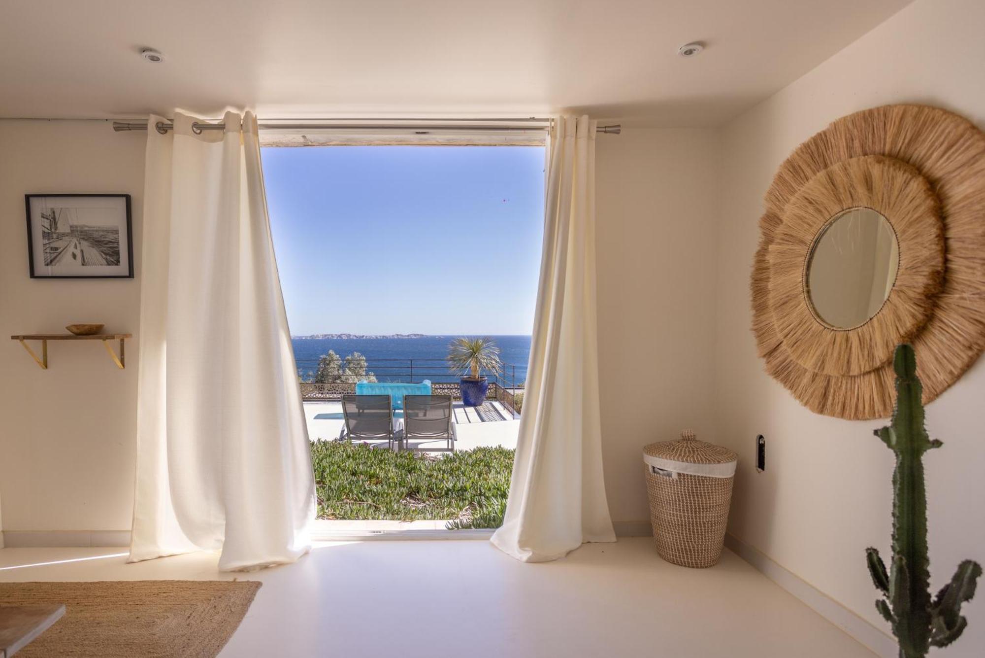 Les Suites Love 3 Spa Vue Mer Piscine Marseille Exterior photo